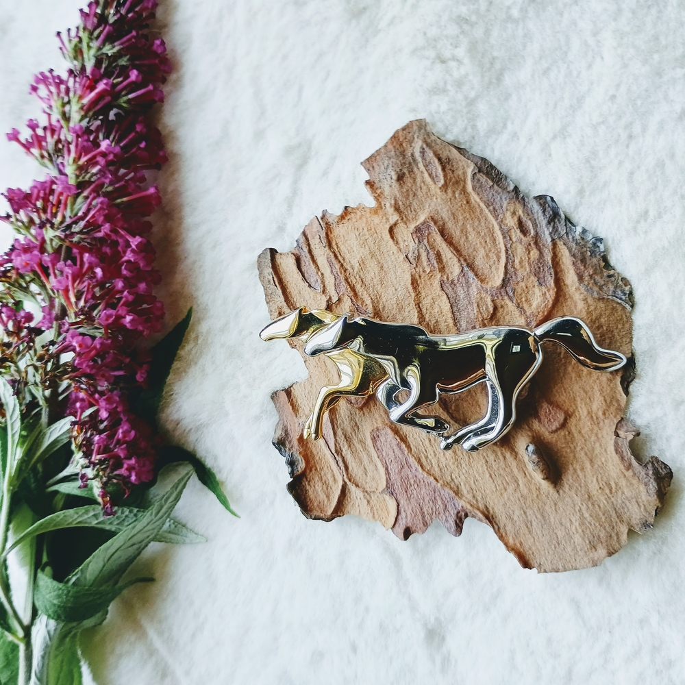 Vintage Liz Claiborne gold & silver tone wild horses brooch, broncos, equestrian